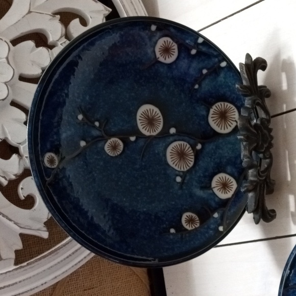 WORLD MARKET Set of Three (3) Ceramic PussyWillow Navy/Brown/Cream Decor Plates - Picture 6 of 15